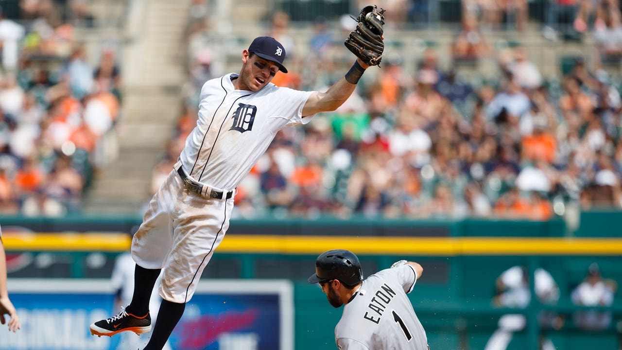 Tigers get bonus in Kinsler's defense